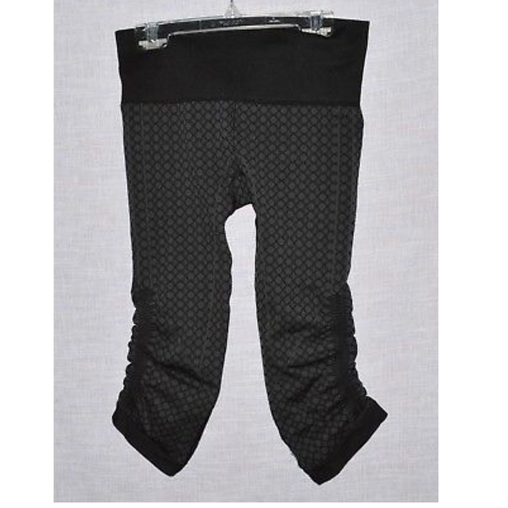 Lululemon cropped leggings Sz S 4 6 grey black